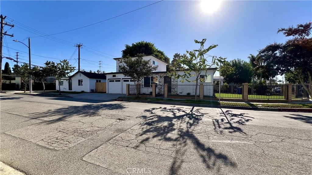 918 E 68th Street