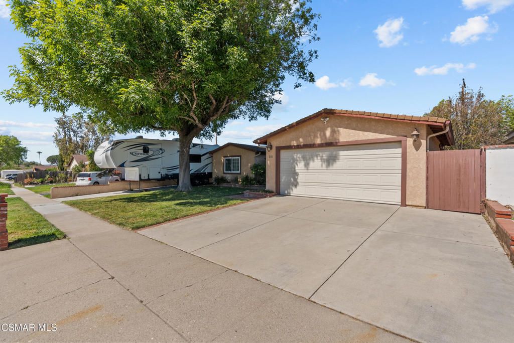 Photo of 2161 Cutler Street, Simi Valley, CA 93065 (MLS # 226001191)