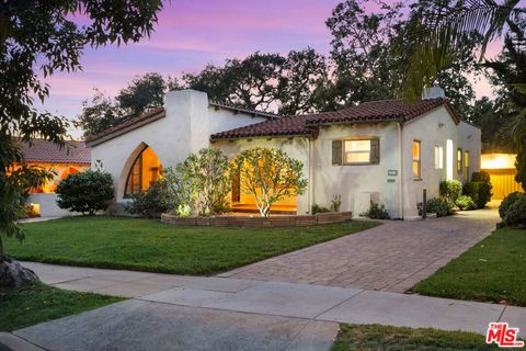 Photo of 1233 Ethel Street, Glendale, CA 91207 (MLS # 26681781)