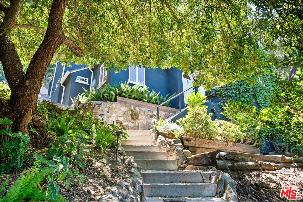 8316 Maple Drive, Los Angeles CA 90046