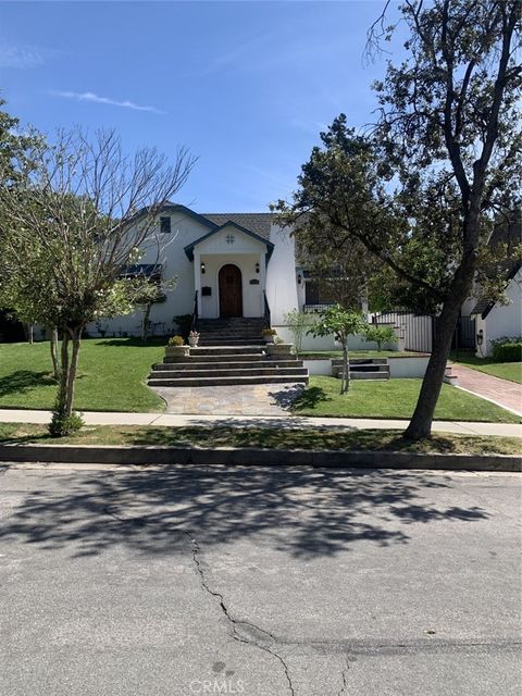Photo of 1718 Cleveland Road, Glendale, CA 91202 (MLS # BB26065031)