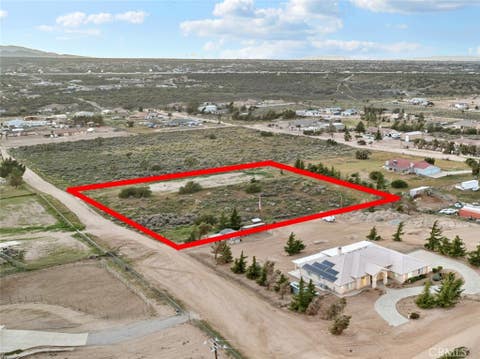 Photo of 0 Stuveling, Oak Hills, CA 92344 (MLS # HD26090911)