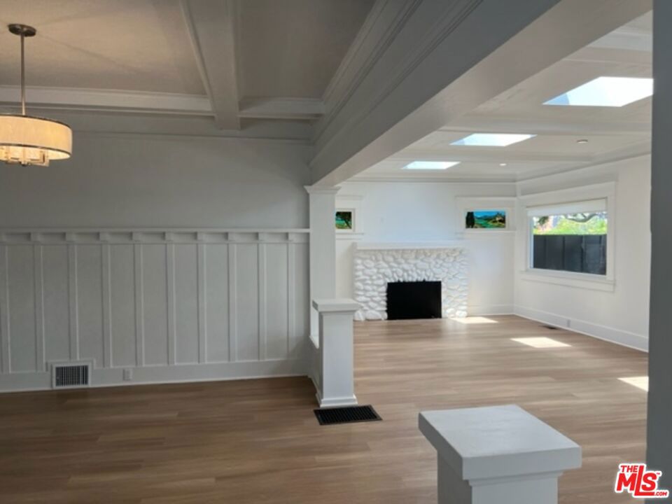 828 Venice Boulevard