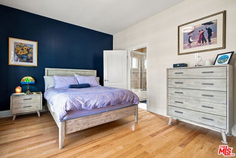 Tiny photo for 11840 Dorothy Street #302, Los Angeles, CA 90049 (MLS # 26999817)