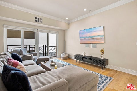 Tiny photo for 11840 Dorothy Street #302, Los Angeles, CA 90049 (MLS # 26999817)
