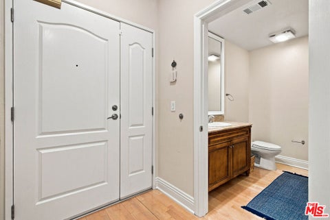 Tiny photo for 11840 Dorothy Street #302, Los Angeles, CA 90049 (MLS # 26999817)