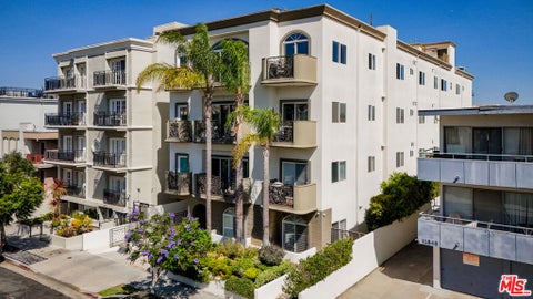 Tiny photo for 11840 Dorothy Street #302, Los Angeles, CA 90049 (MLS # 26999817)