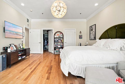 Tiny photo for 11840 Dorothy Street #302, Los Angeles, CA 90049 (MLS # 26999817)