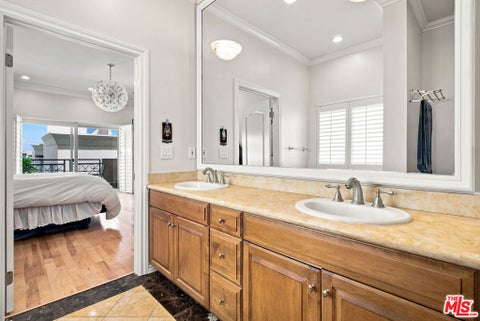 Tiny photo for 11840 Dorothy Street #302, Los Angeles, CA 90049 (MLS # 26999817)