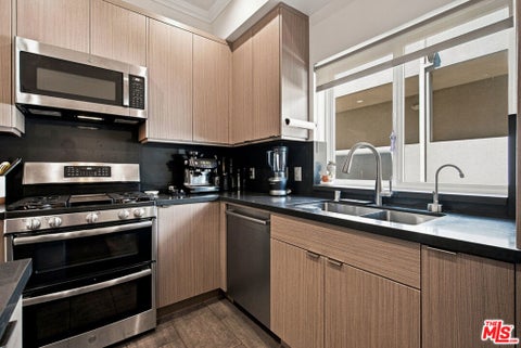 Tiny photo for 11840 Dorothy Street #302, Los Angeles, CA 90049 (MLS # 26999817)