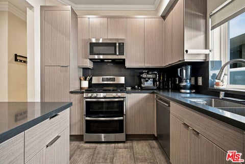 Tiny photo for 11840 Dorothy Street #302, Los Angeles, CA 90049 (MLS # 26999817)