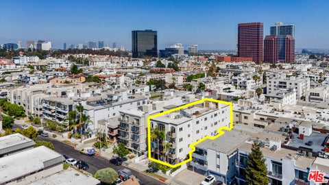 Tiny photo for 11840 Dorothy Street #302, Los Angeles, CA 90049 (MLS # 26999817)