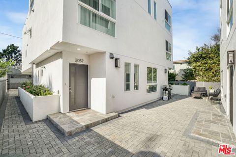 Photo of 2057 S Garth Avenue, Los Angeles, CA 90034 (MLS # 26666861)