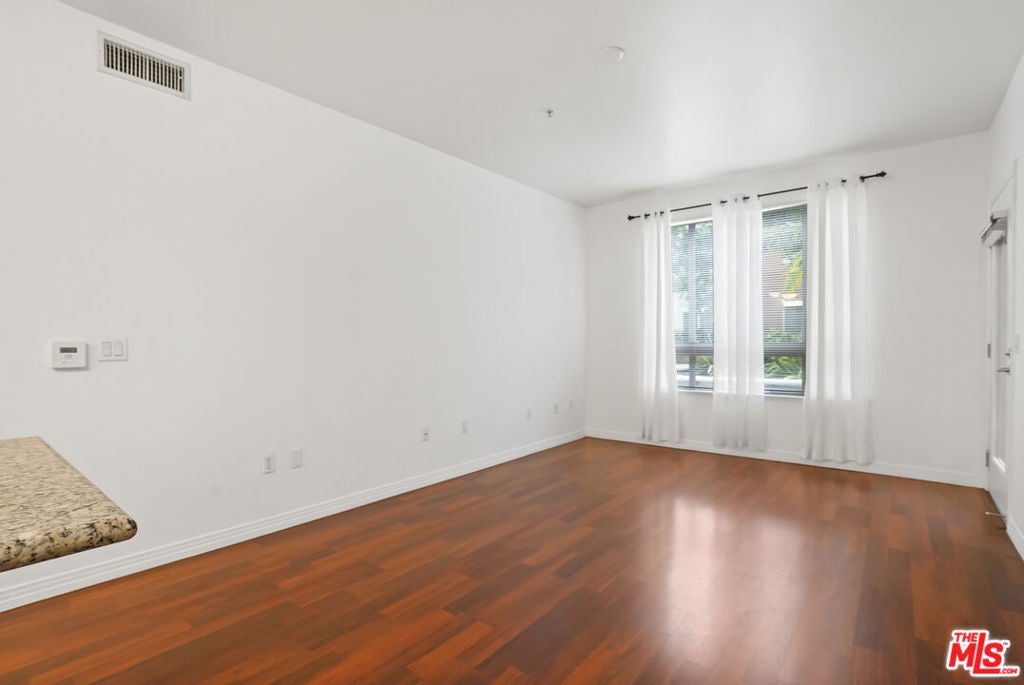 100 S Alameda Street 115