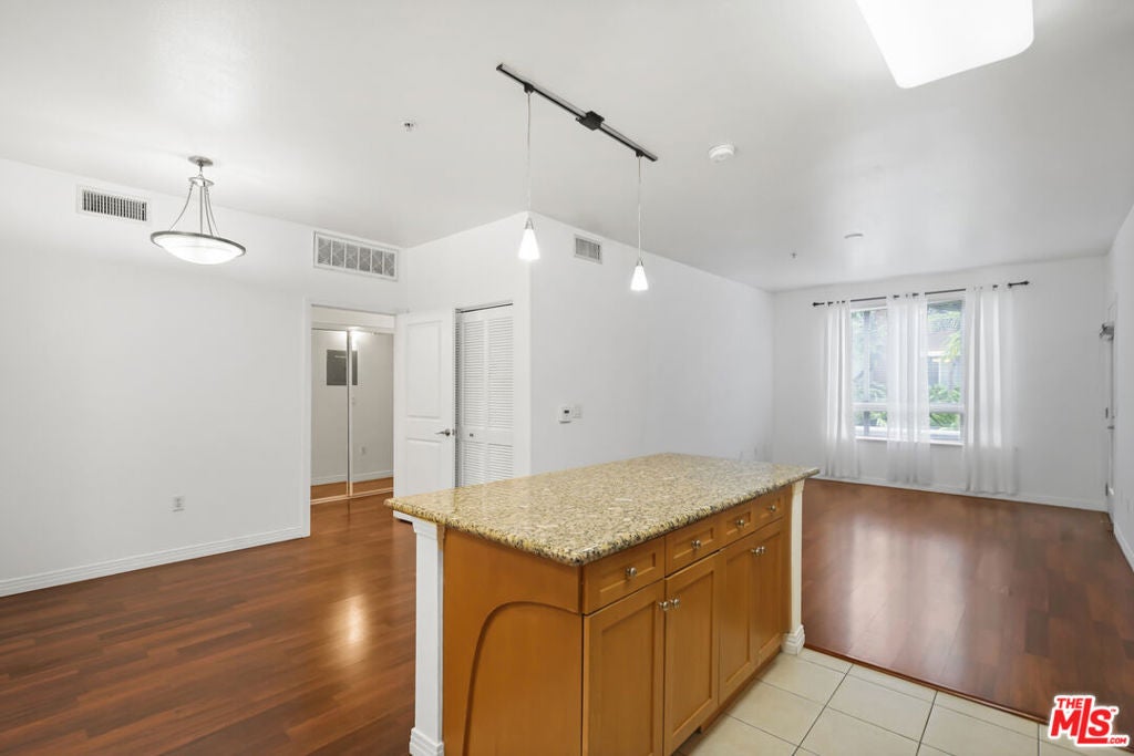 100 S Alameda Street 115
