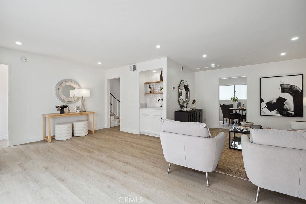 6101 Fulton Avenue 8