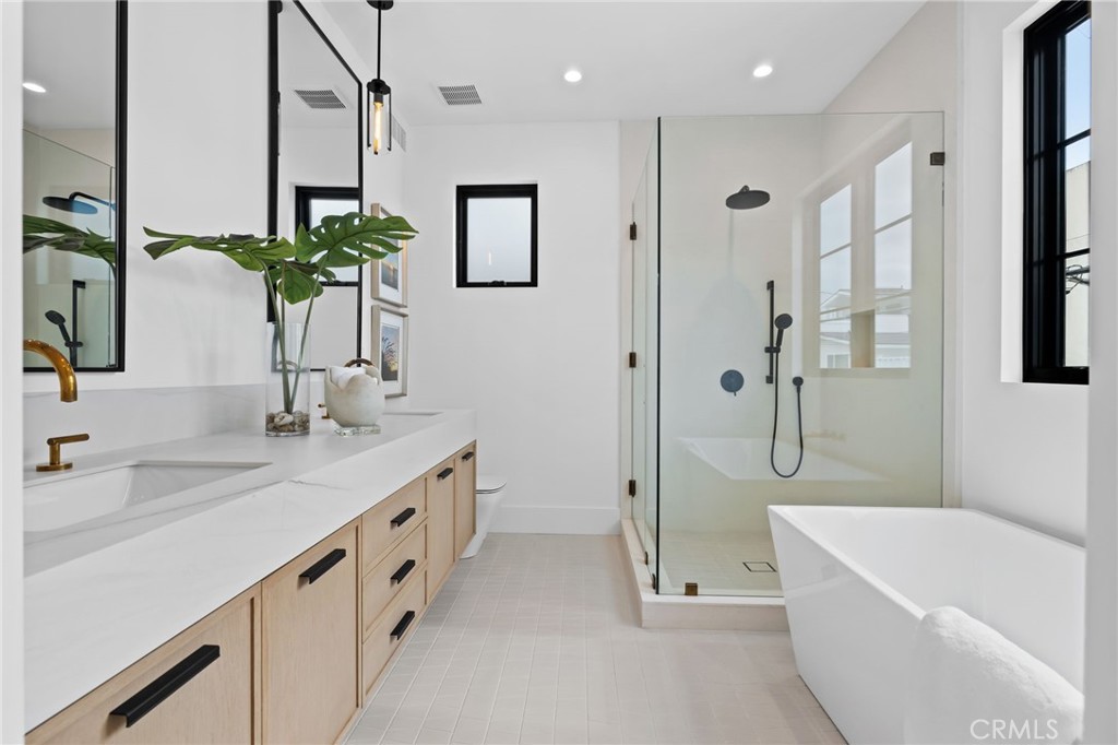 Corona del Mar South of PCH (CDMS) - Residential