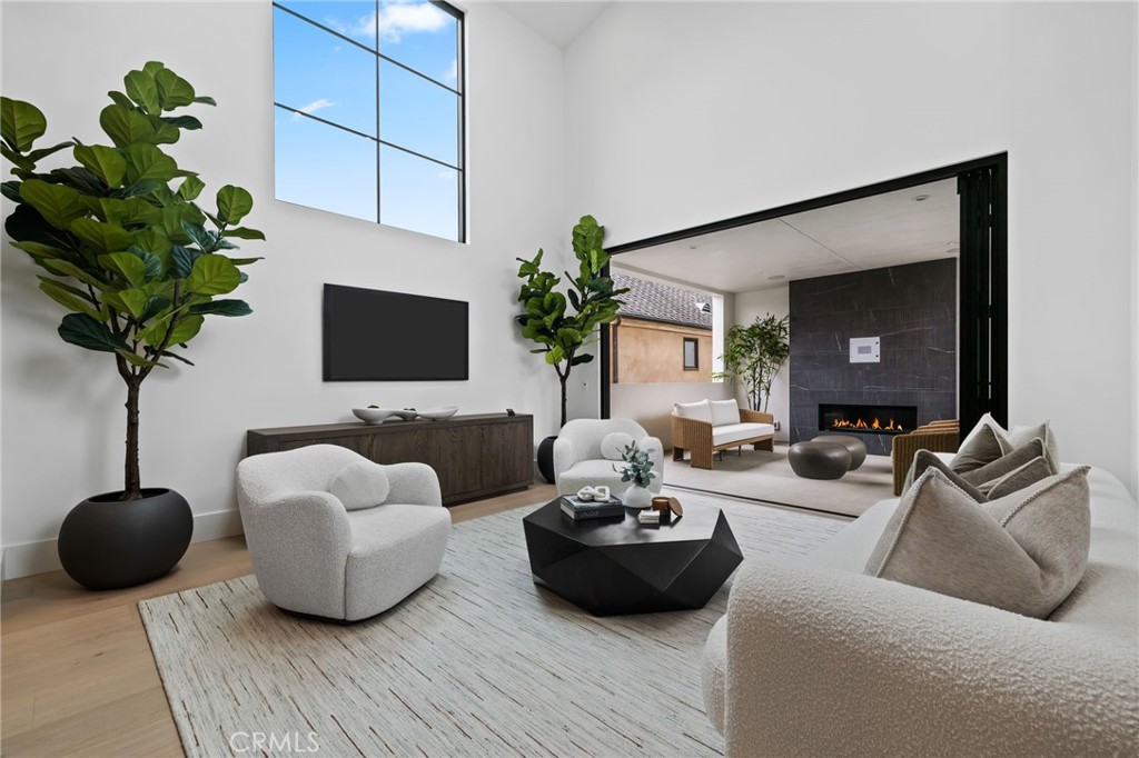 Corona del Mar South of PCH (CDMS) - Residential