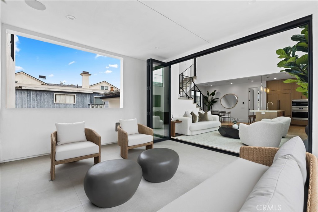 Corona del Mar South of PCH (CDMS) - Residential