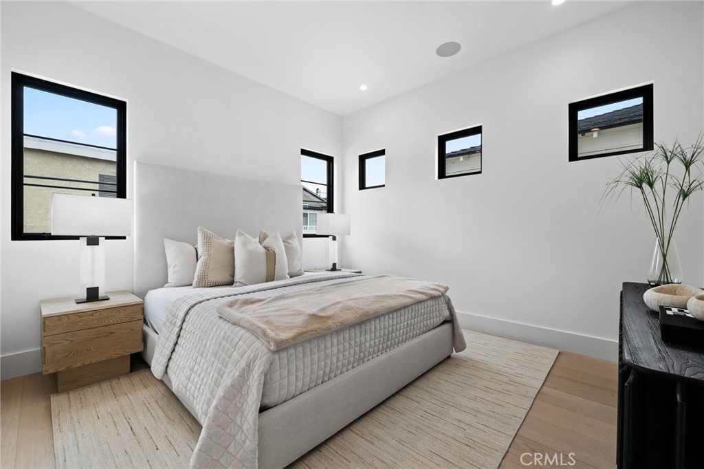 Corona del Mar South of PCH (CDMS) - Residential