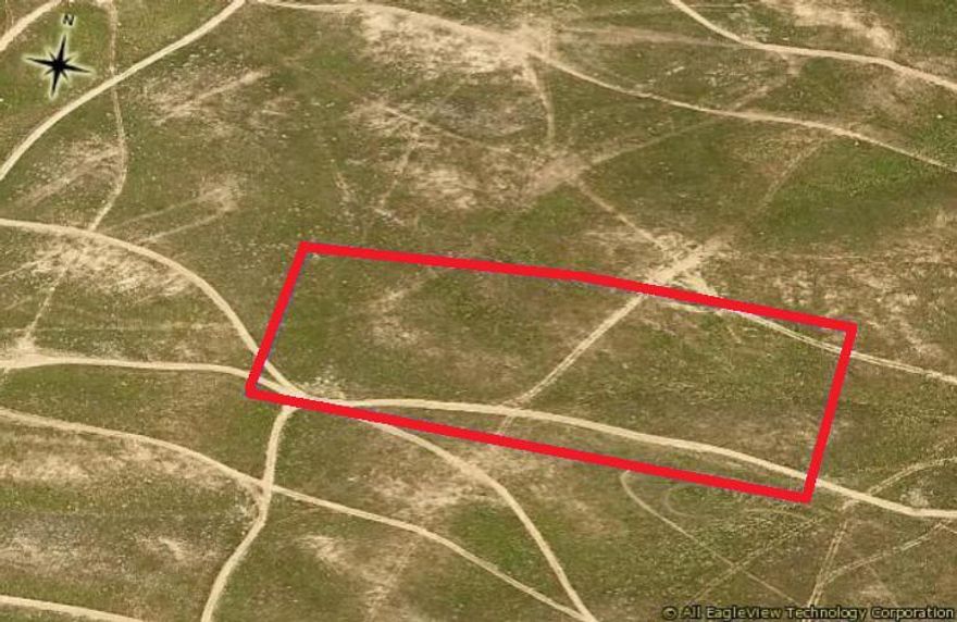 Beautiful lot near the AV Poppy Preserve with great views of the valley and mountains. Frontage on dirt road E-8. Zoning is A-2 Heavy Agriculture allows residential with many farm opportunities.