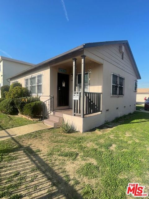 Photo of 1501 W 102nd Street, Los Angeles, CA 90047 (MLS # 25628845)