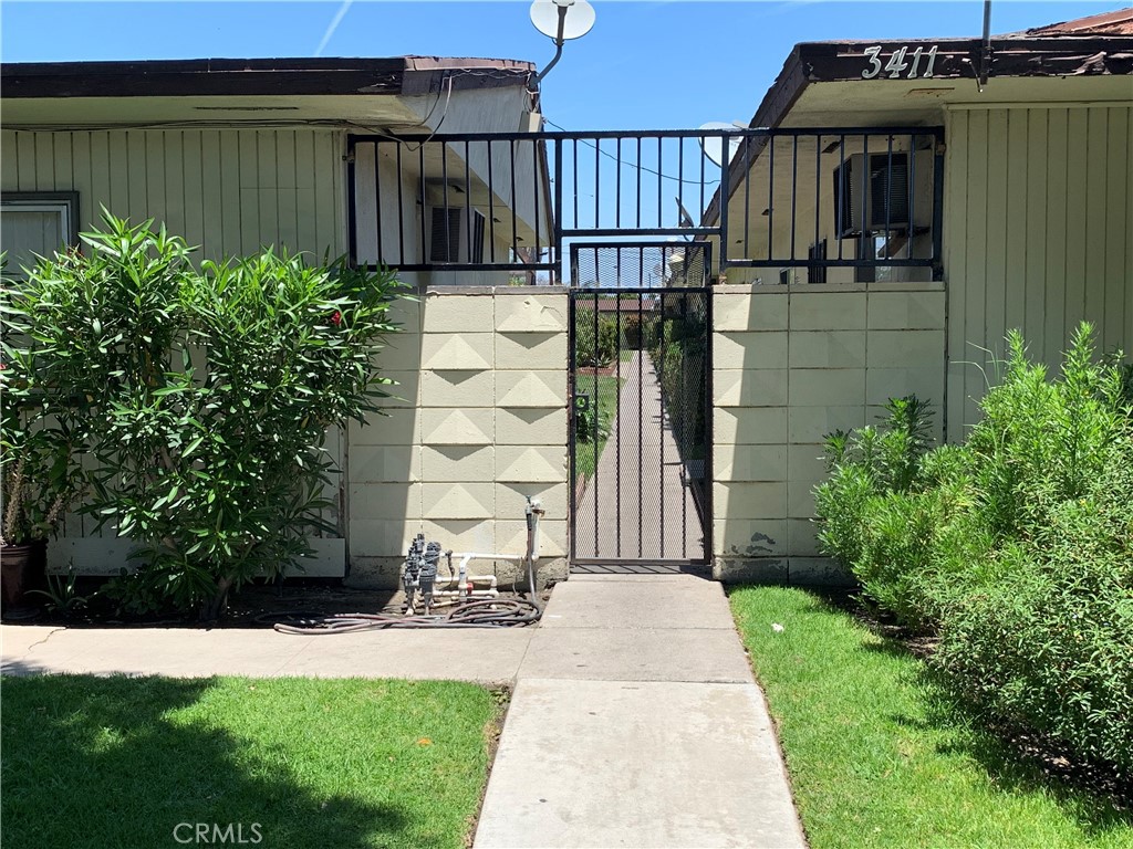 3411 W Orange Avenue 17