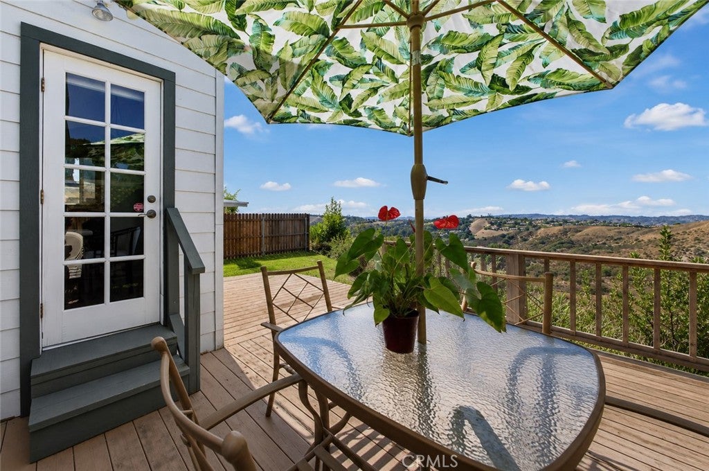 23777 Mulholland Highway 61