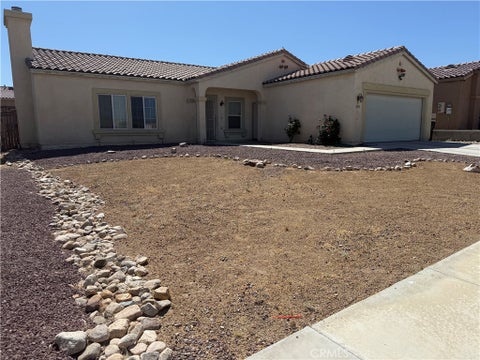 Photo of 15993 CARMELIA Drive, Victorville, CA 92394 (MLS # CV26135101)