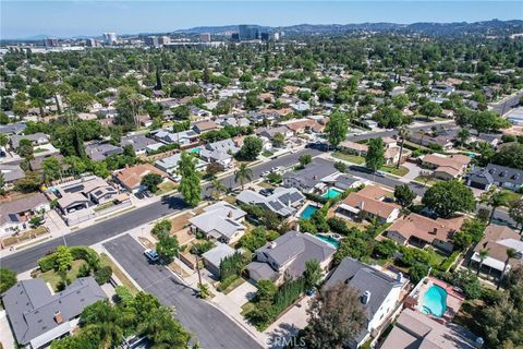 Tiny photo for 22606 Archwood Street, West Hills, CA 91307 (MLS # SR26117458)