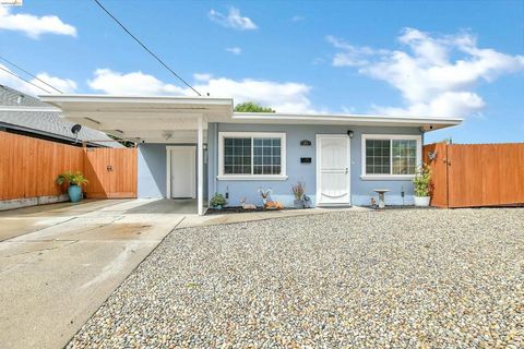 Photo of 37 Beach Dr Dr, Bay Point, CA 94565 (MLS # 41132256)