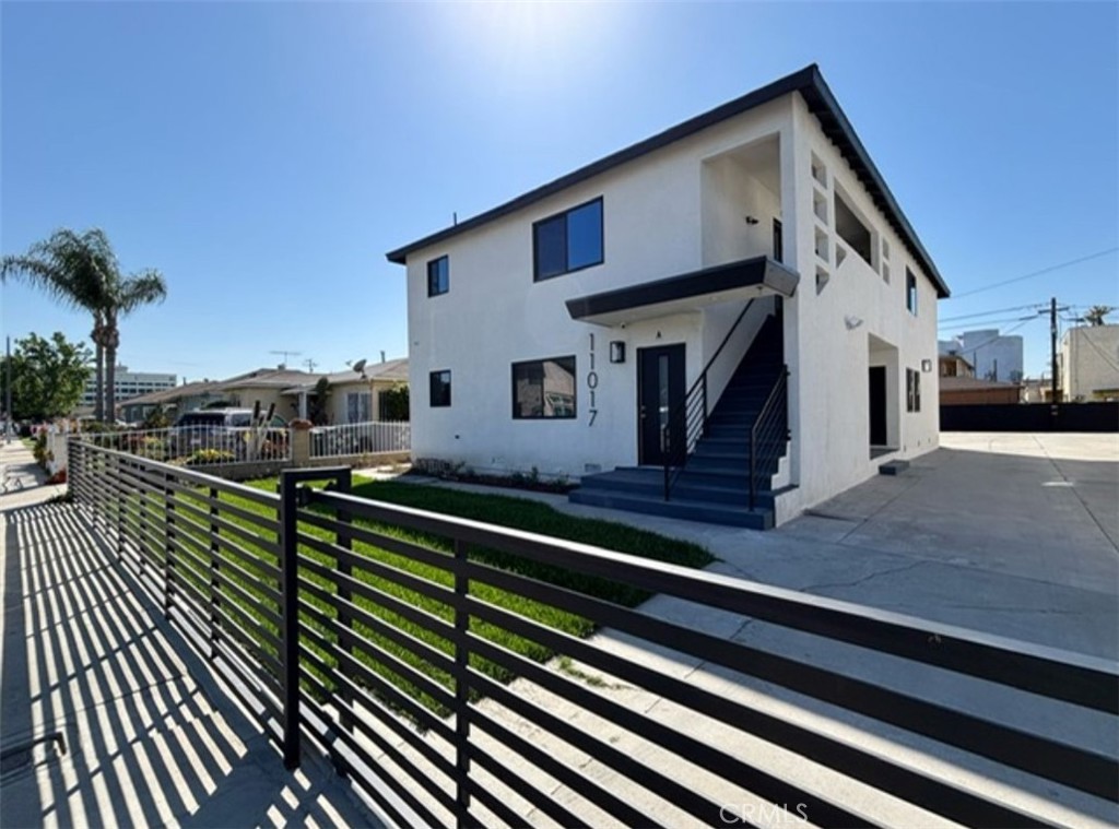 Fully remodeled 3 bed/2 Bath apartment for rent.