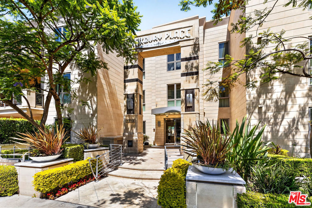 1318 S Roxbury Drive 314