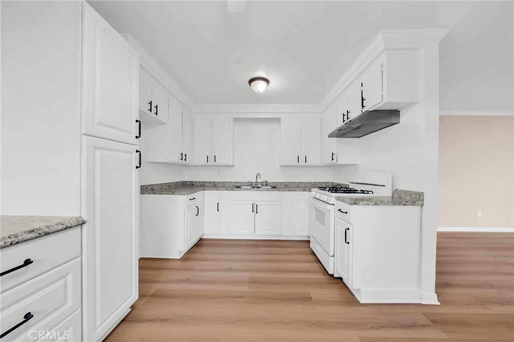 Clair Del Condos - Residential