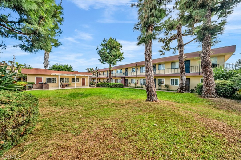 Clair Del Condos - Residential