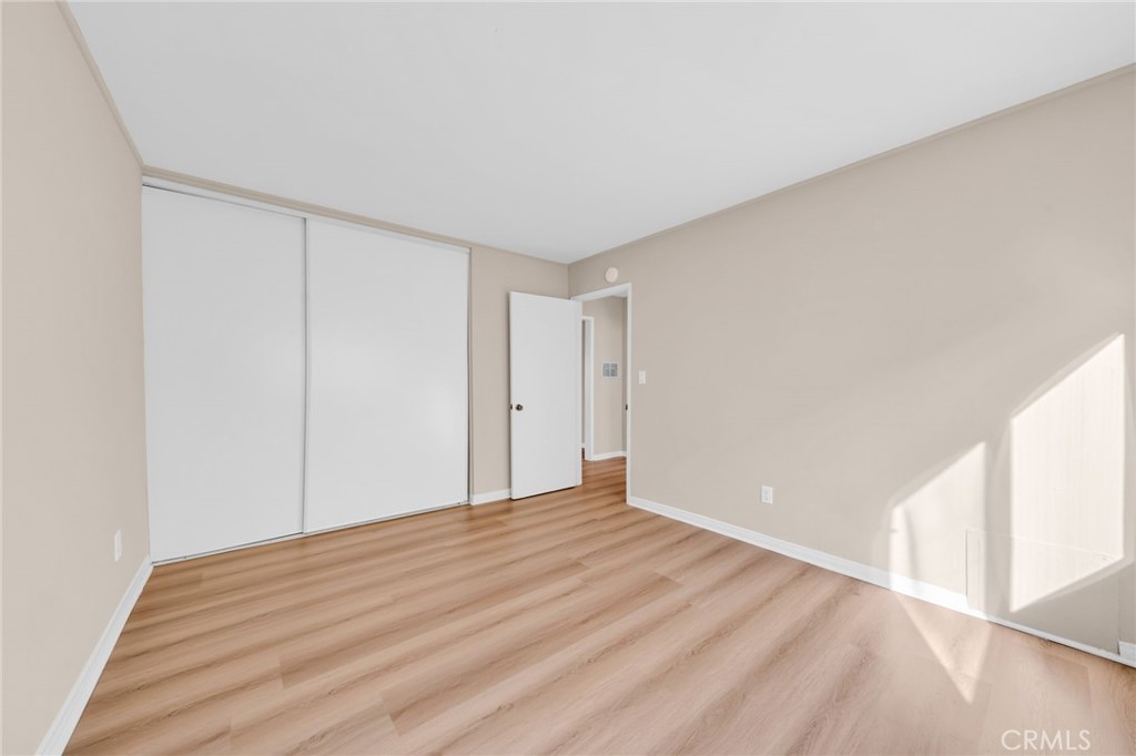 Clair Del Condos - Residential