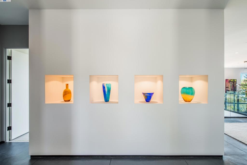 ROUNDHILL NORTH - Residential