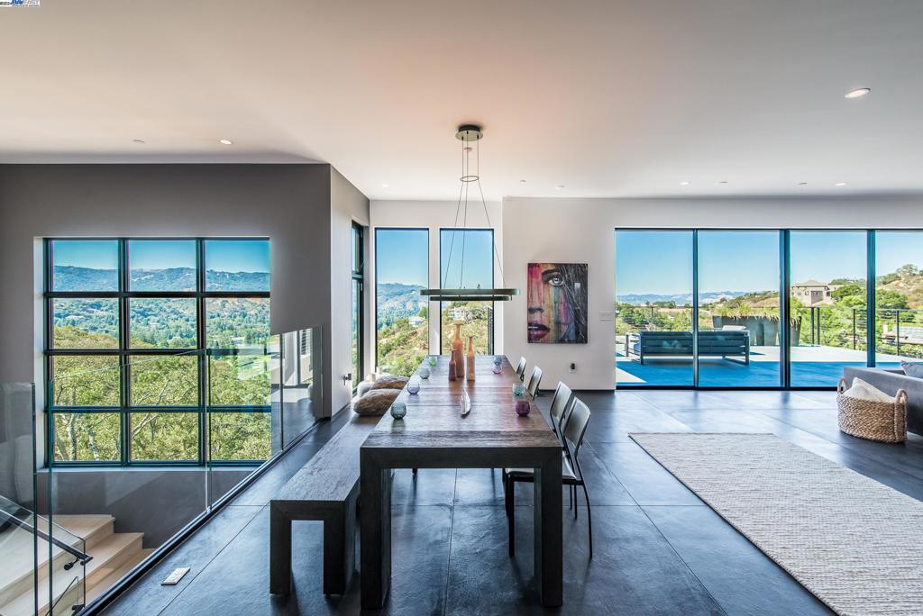 ROUNDHILL NORTH - Residential