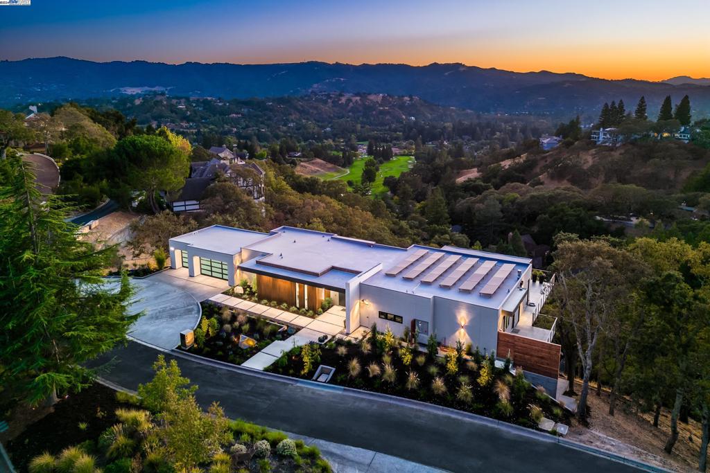 ROUNDHILL NORTH - Residential