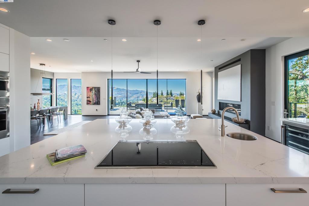 ROUNDHILL NORTH - Residential