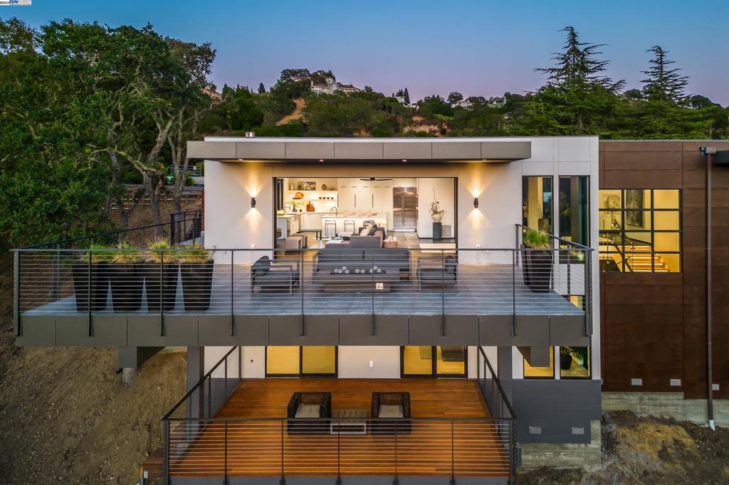 ROUNDHILL NORTH - Residential