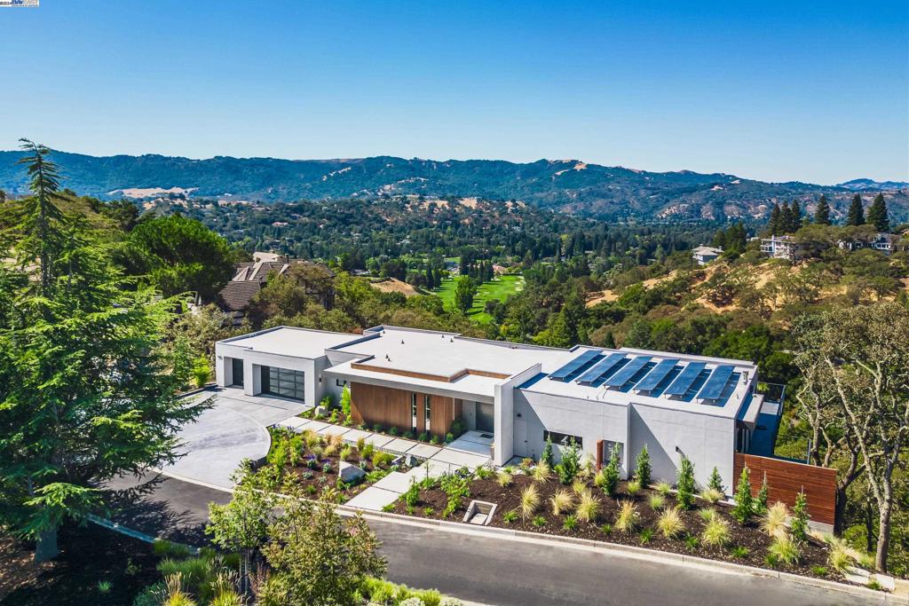 ROUNDHILL NORTH - Residential