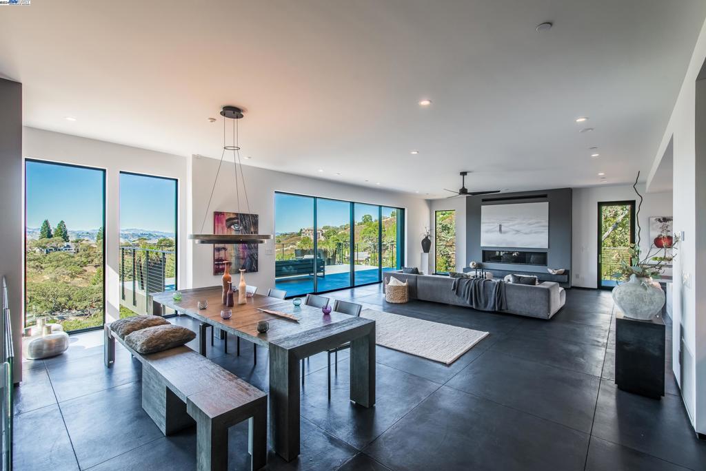 ROUNDHILL NORTH - Residential