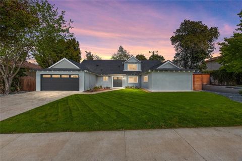 Photo of 733 S Grove Street, Redlands, CA 92374 (MLS # WS25152820)