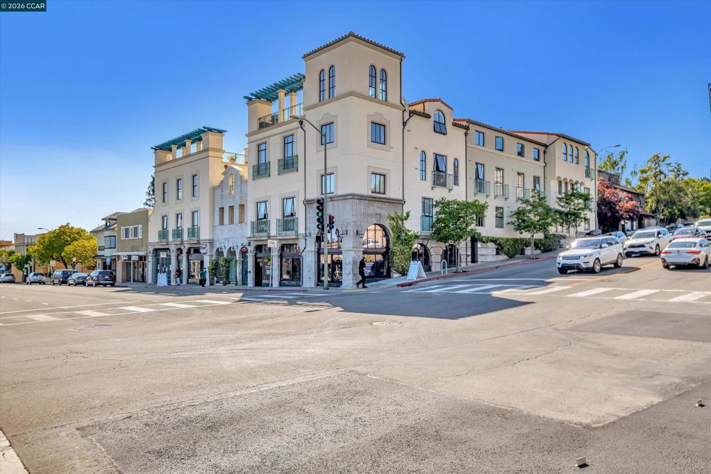 4395 Piedmont Ave Ave
