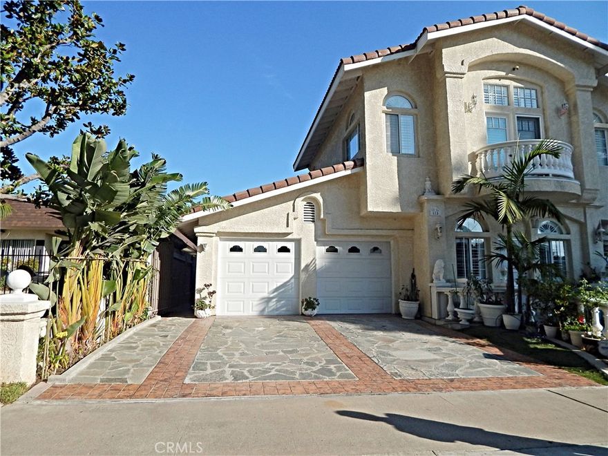 Exceptionally clean, upgraded single story 3 bedroom, 2 bath, 1 car garage on quiet tree lined street.  Private gated entry leads you to lushly landscaped, beautiful, serene entry.  Owners have taken extra care to ready this home for new tenants.  Laminate wood floors throughout, smooth ceilings, newer light fixtures and dual pane windows are just some of the upgrades.  Open floorplan with spacious kitchen.  Plenty of cabinets space and extra pantry in the hall.  All 3 bedrooms are quite large.  Primary bedroom with en-suite bath, walk-in closet and sliding door to back yard.  Full size laundry hookups in garage.  Patio and yard are beautifully maintained and include several fruit trees, lemons, blood oranges and more.  Location is easy freeway access to the 22 or 55 fwys.

Shopping and restaurants close by.  Those looking to find a private, quiet sanctuary for their home will be ecstatic when they see this home.