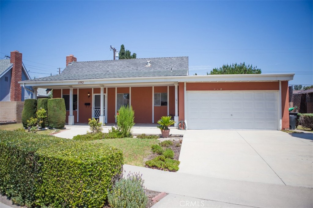 Welcome to this beautifully maintained 3-bedroom, 2-bathroom home nestled in the highly desirable Mesa North community of Costa Mesa. Located on a peaceful cul-de-sac, this inviting property features a spacious backyard perfect for relaxing, entertaining, or enjoying the coastal breeze.
Inside, you'll find fresh paint, brand-new carpet, and a bright, functional layout that’s truly move-in ready. The home offers a dedicated dining room ideal for gatherings, and a private primary suite complete with an attached bathroom for your comfort and convenience. Additional highlights include direct access to a 2-car garage and generous living space filled with natural light and a cozy fireplace.
Set in a quiet, established neighborhood with a great local park just steps away, this home also boasts a prime location—just minutes from South Coast Plaza, top dining and shopping, and with easy freeway access to all of Orange County.
Don’t miss this exceptional leasing opportunity in one of Costa Mesa’s most sought-after communities. Available now!