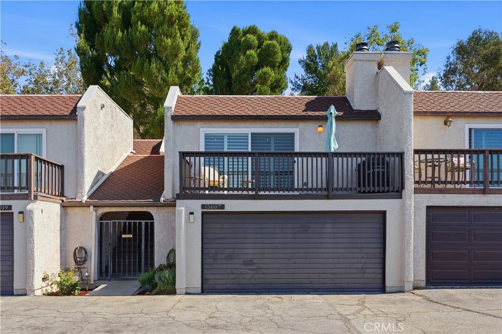 15607 Crestview LN
