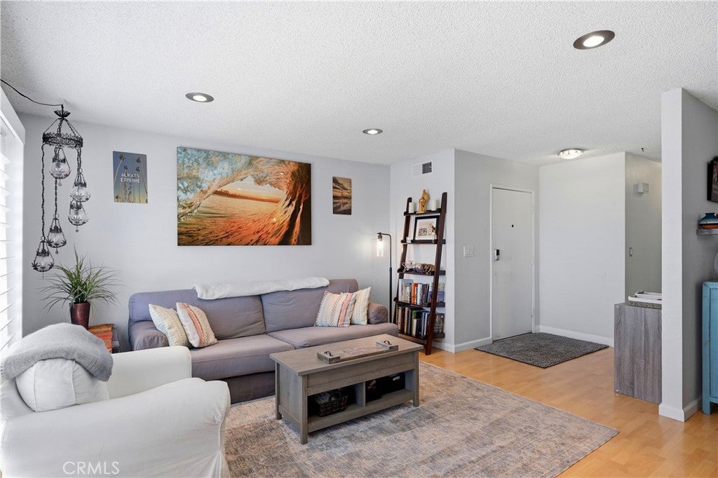15607 Crestview 85
