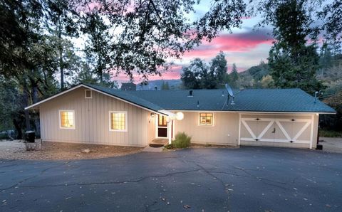 Photo of 51159 Road 632, Oakhurst, CA 93644 (MLS # ML82045460)